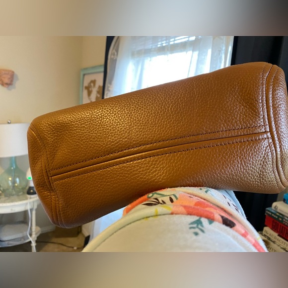 Michael Kors LG Hobo Bag - Picture 4 of 8